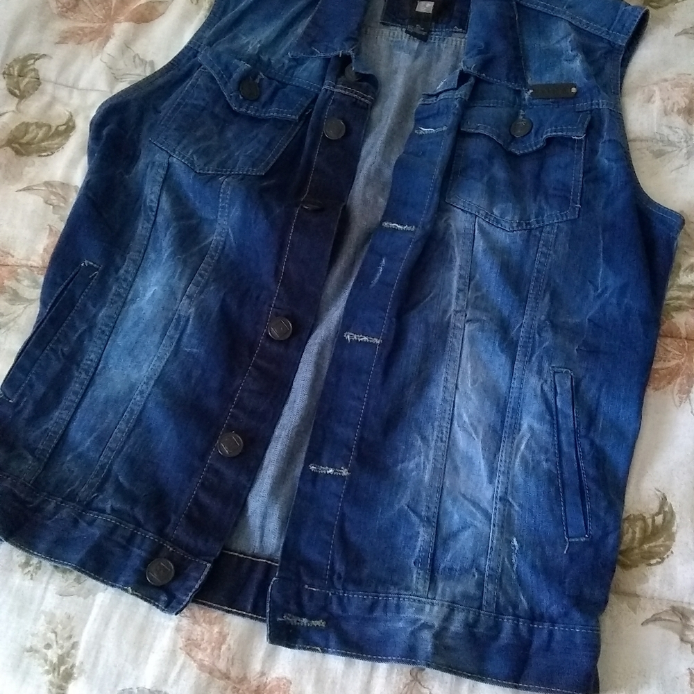 Sleeveless Jean Jacket